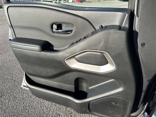 Used 2024 Nissan Frontier SL w/ Technology Package image 8