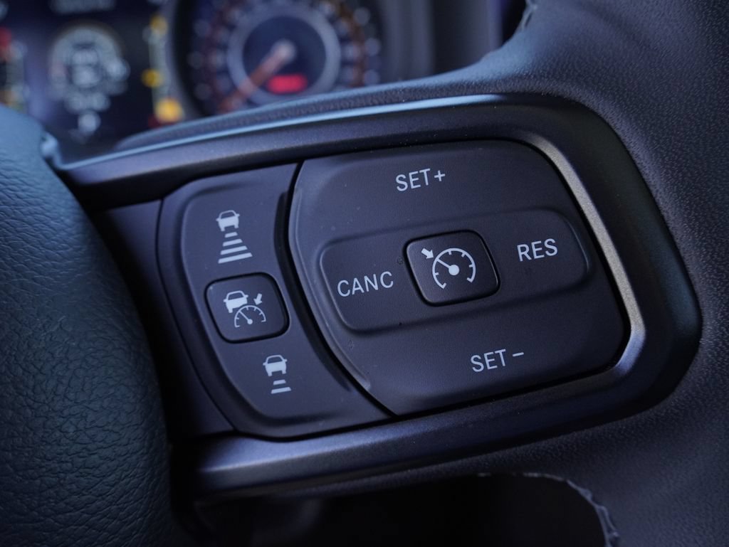 Certified 2025 Jeep Gladiator Sport AWD/4WD image 16