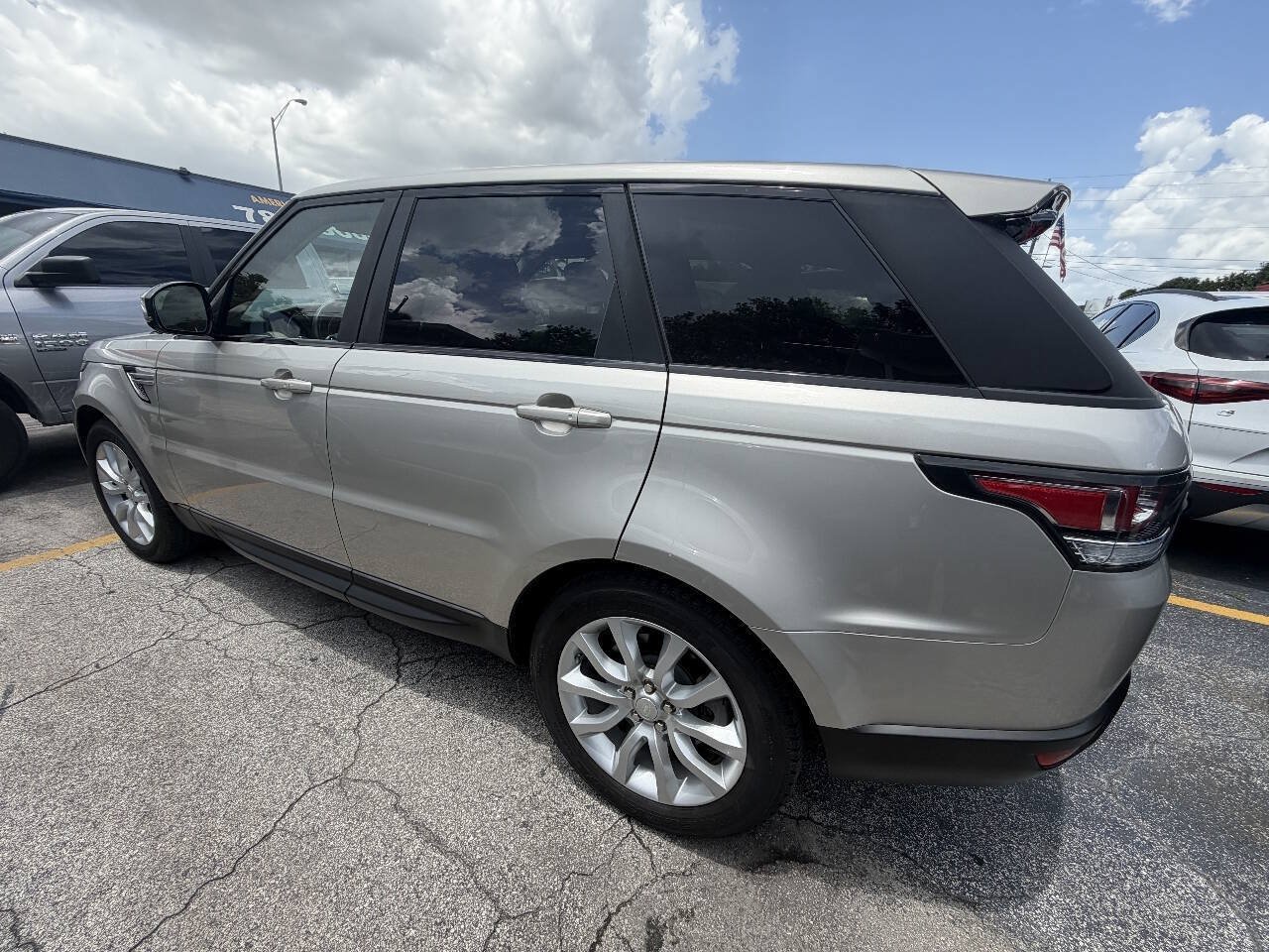 Used 2015 Land Rover Range Rover Sport HSE AWD/4WD image 4