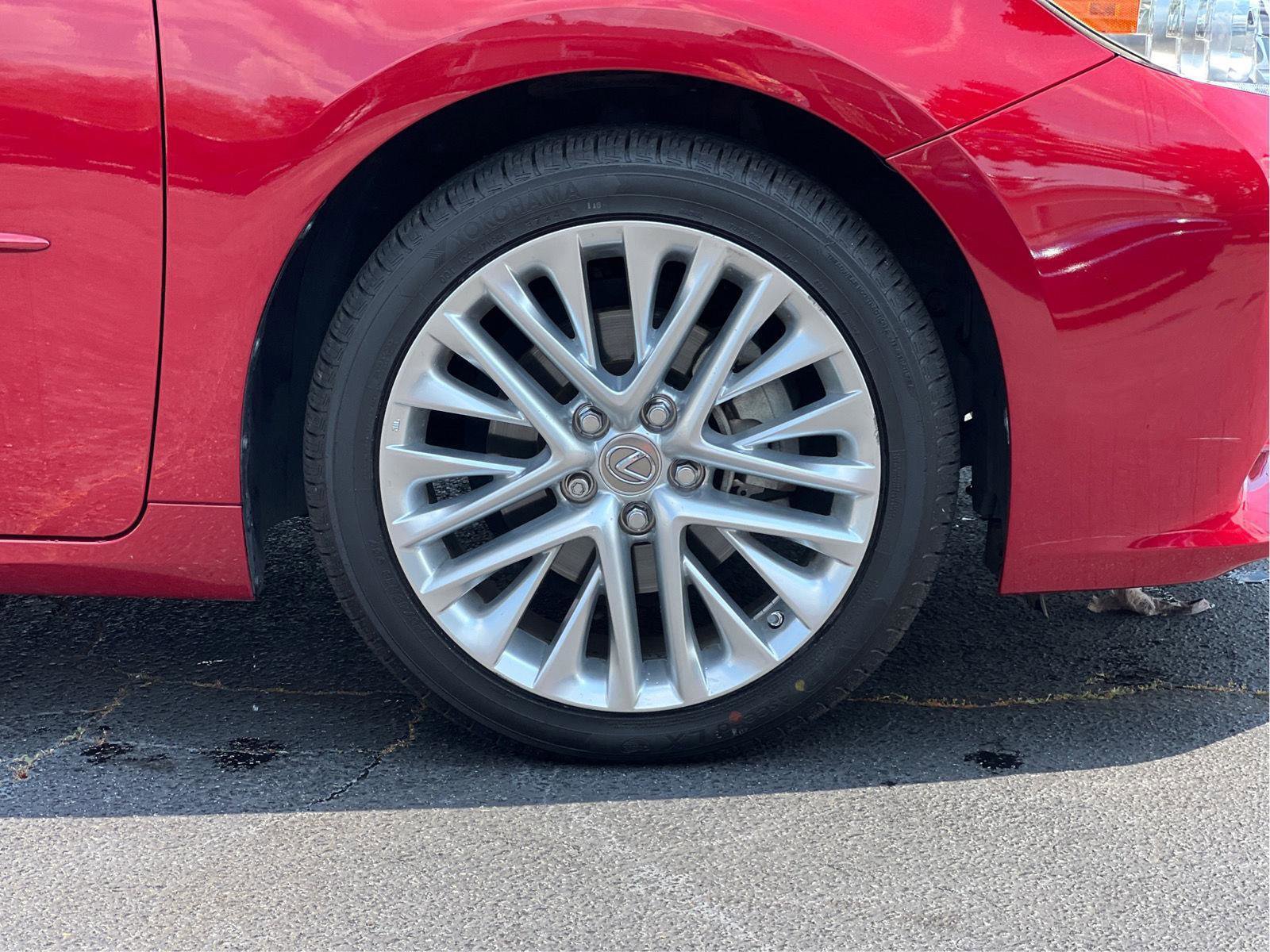 Used 2015 Lexus ES 350 w/ Luxury Package FWD image 29