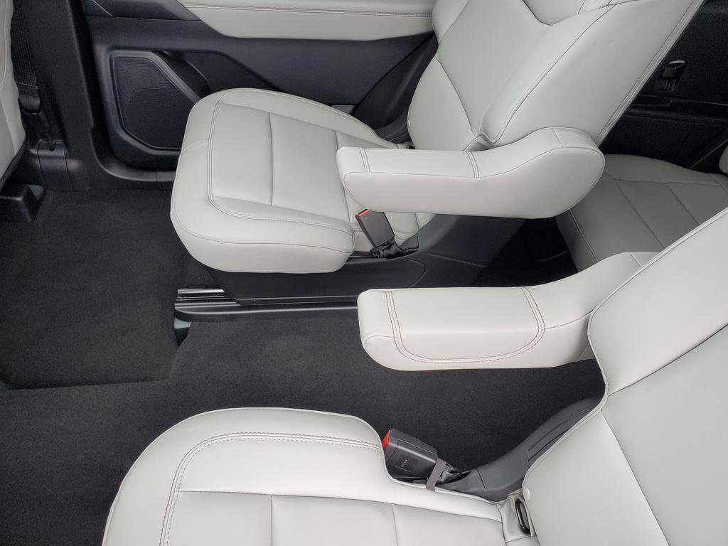 New 2025 Ford Explorer Active w/ Active Comfort Package image 37