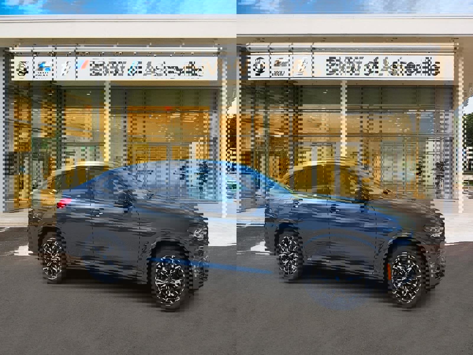 New 2025 BMW X4 xDrive30i w/ Premium Package image 1