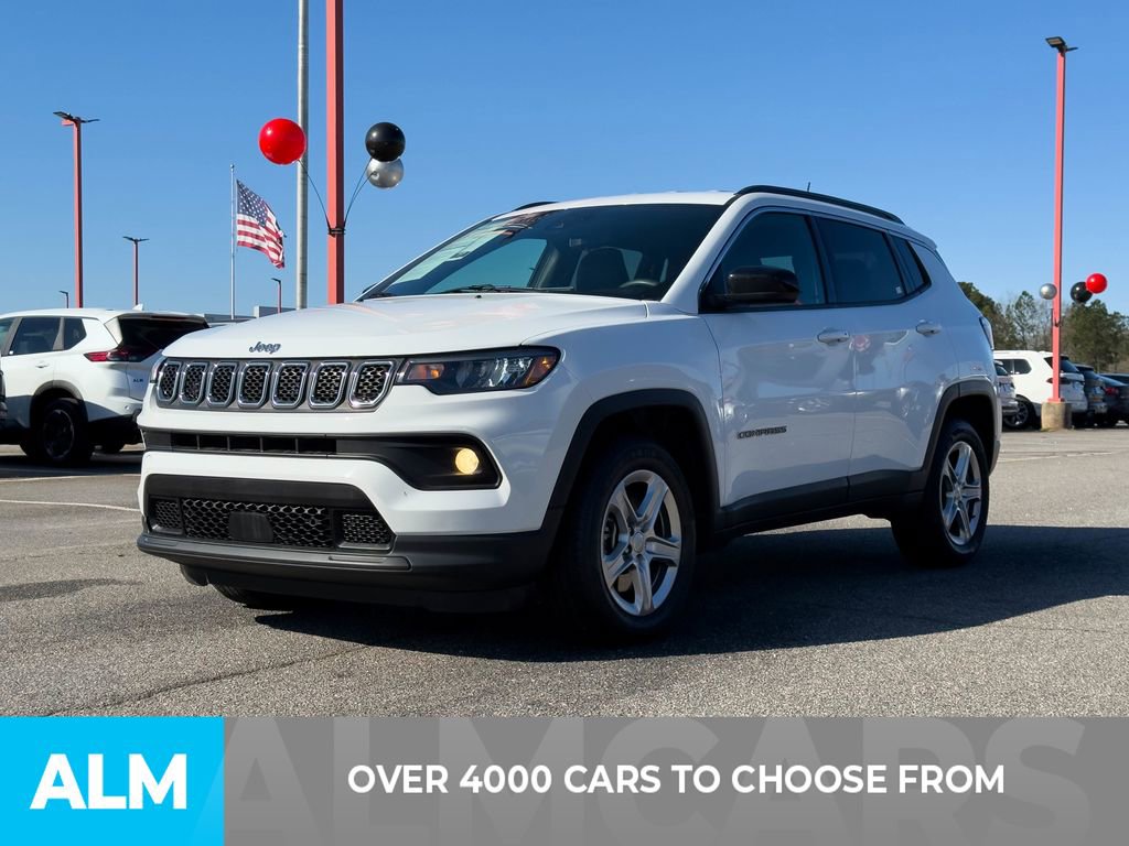 Used 2024 Jeep Compass Latitude w/ Altitude Special Edition image 2