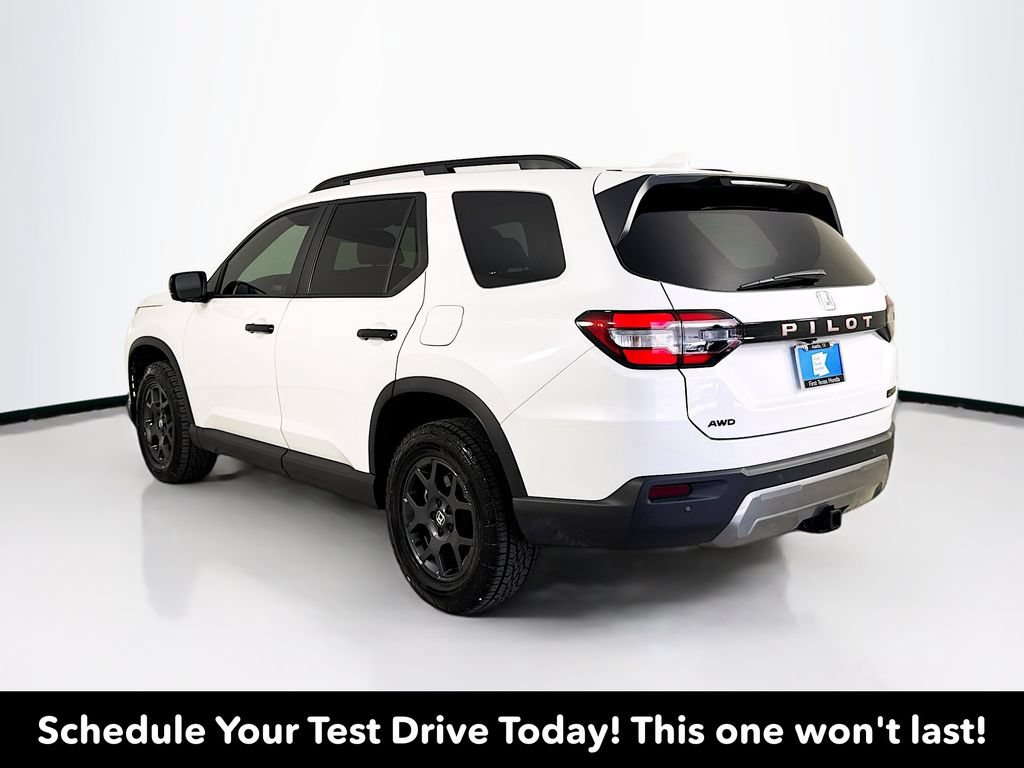 Used 2026 Honda Pilot TrailSport image 6