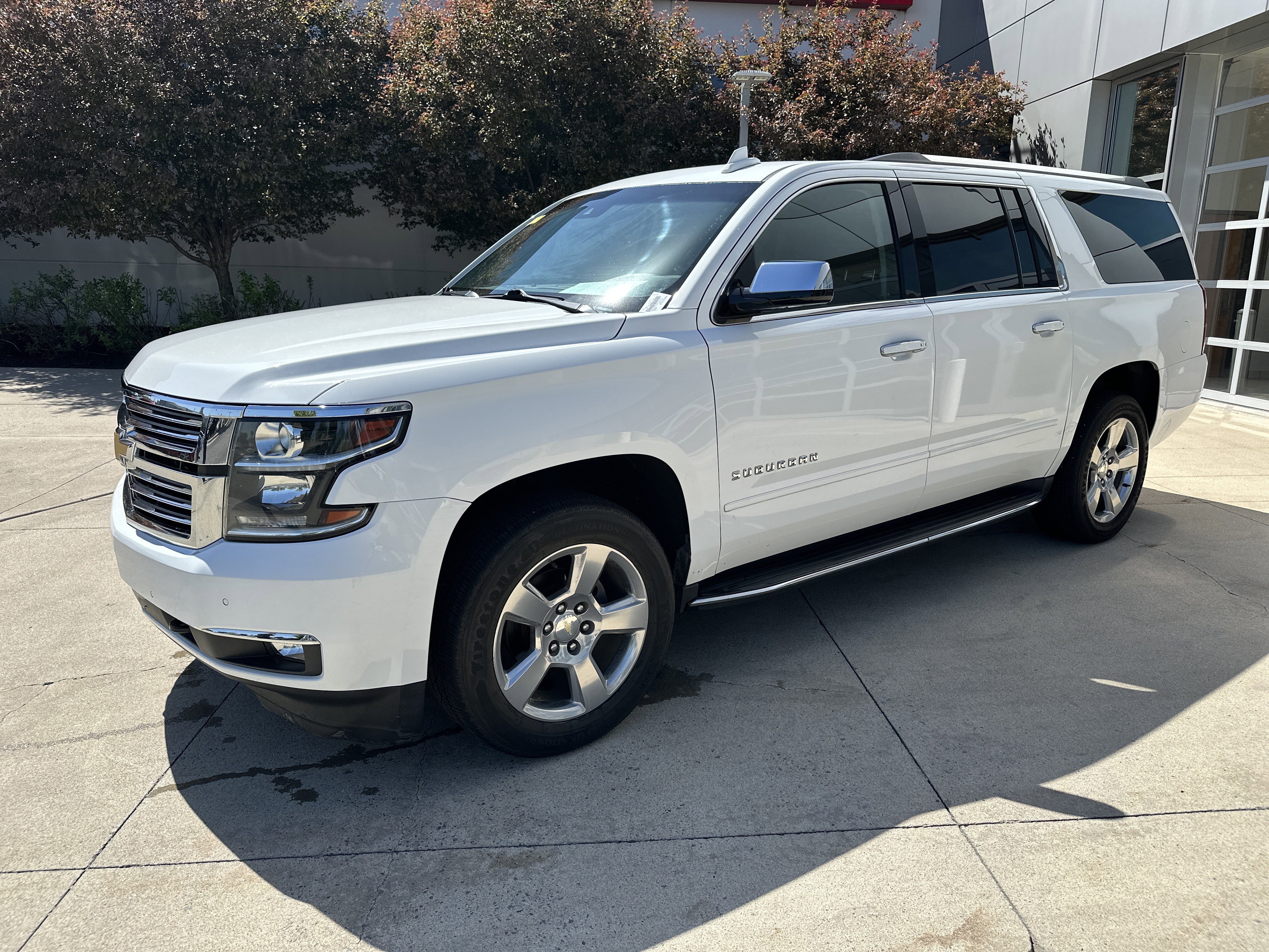 Used 2018 Chevrolet Suburban Premier RWD image 3