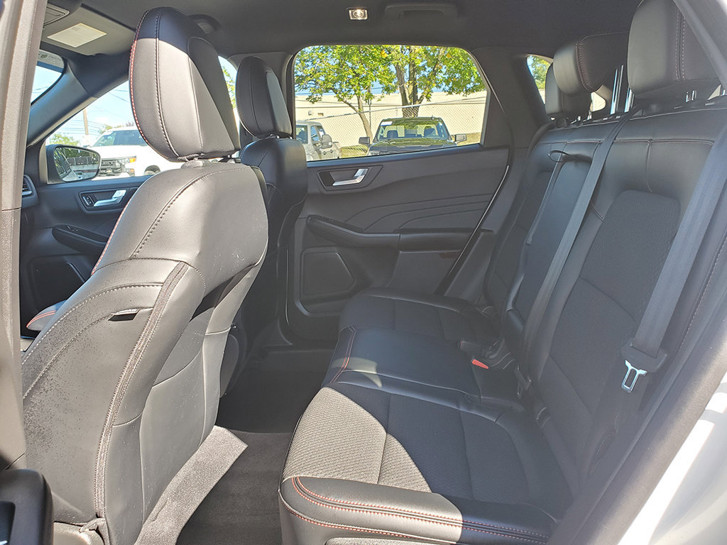 Certified 2023 Ford Escape ST-Line w/ Tech Pack #1 AWD/4WD image 13