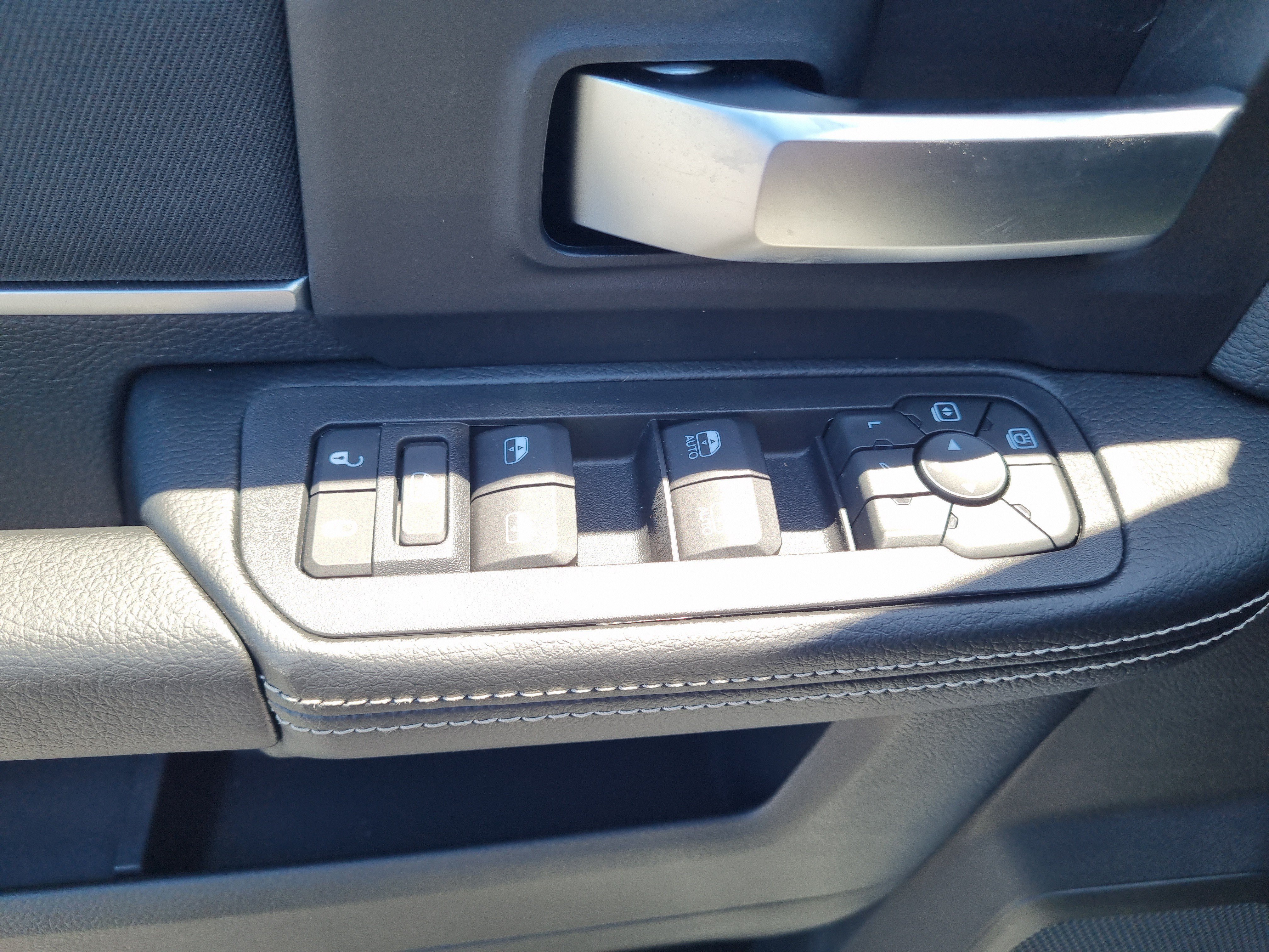 New 2026 RAM 3500 Big Horn AWD/4WD image 21