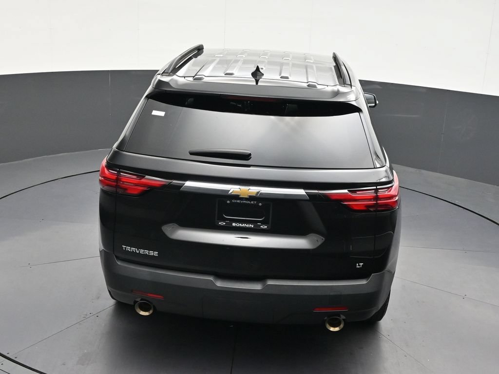 Used 2023 Chevrolet Traverse LT FWD image 17