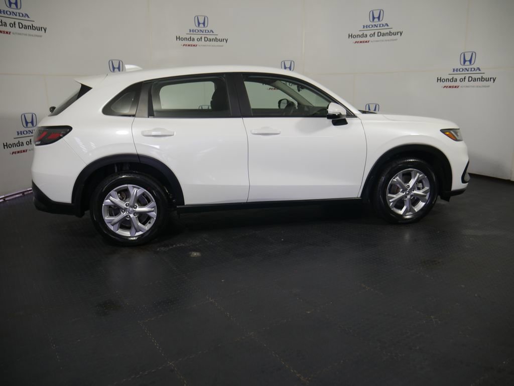 Used 2023 Honda HR-V LX image 3