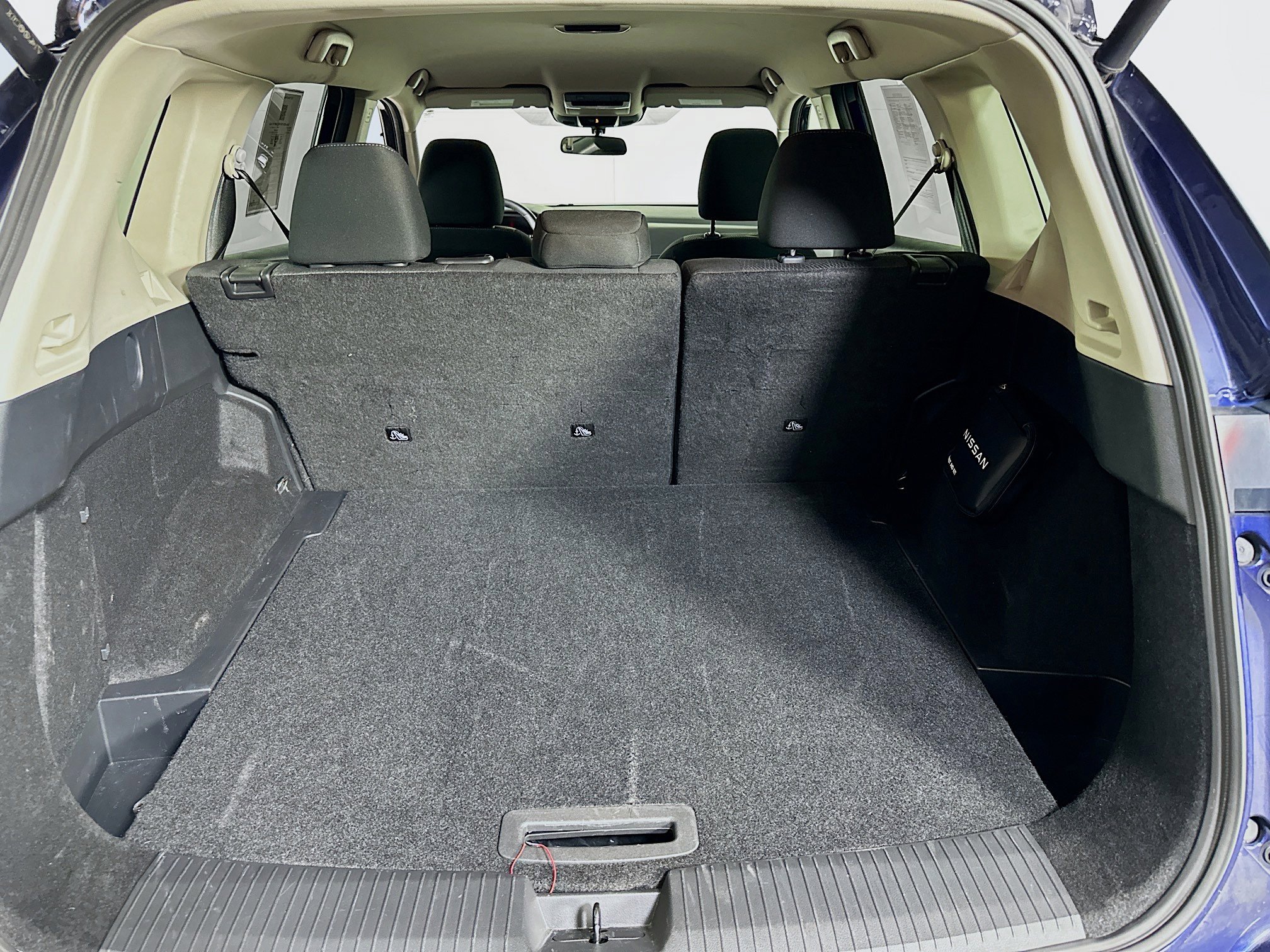 Used 2025 Nissan Rogue SV image 26