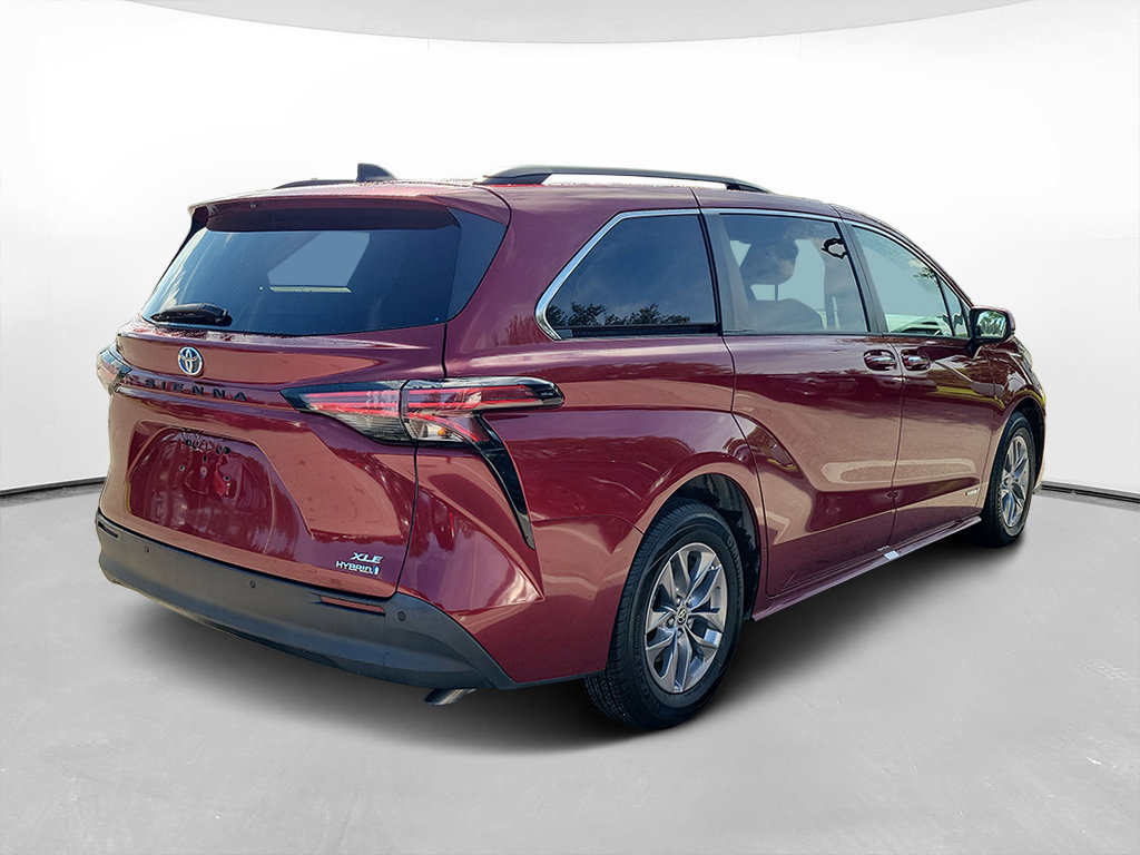 Certified 2021 Toyota Sienna XLE FWD image 4