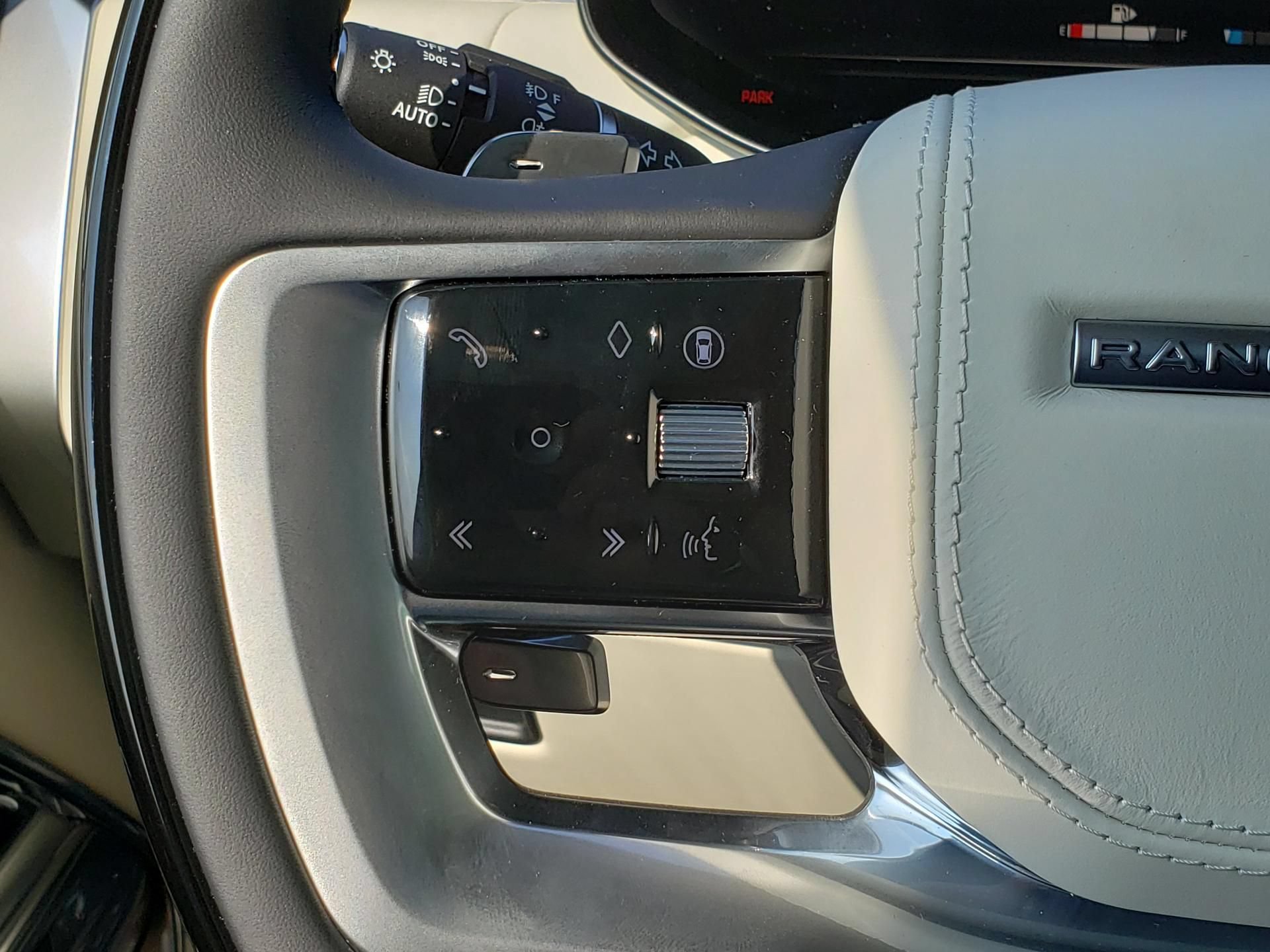 New 2027 Land Rover Range Rover Long Wheelbase SE AWD/4WD image 21