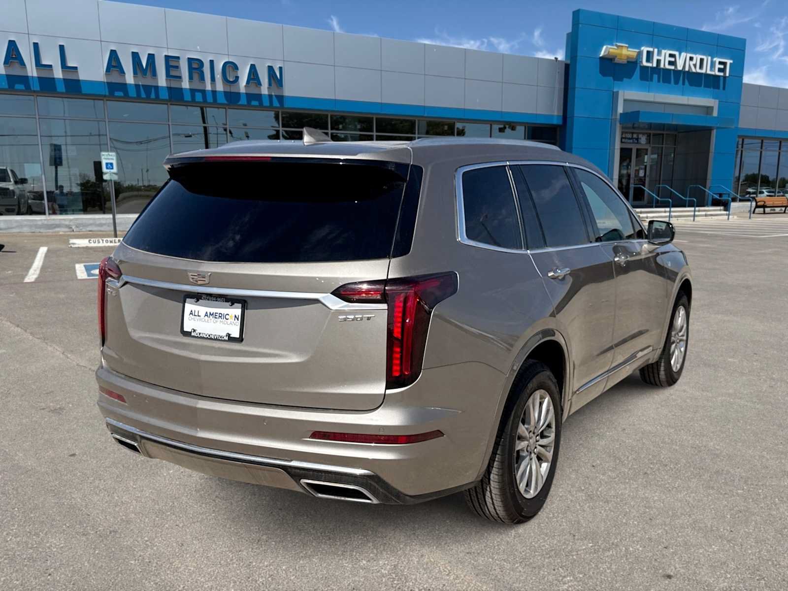 Used 2023 Cadillac XT6 Luxury FWD image 8