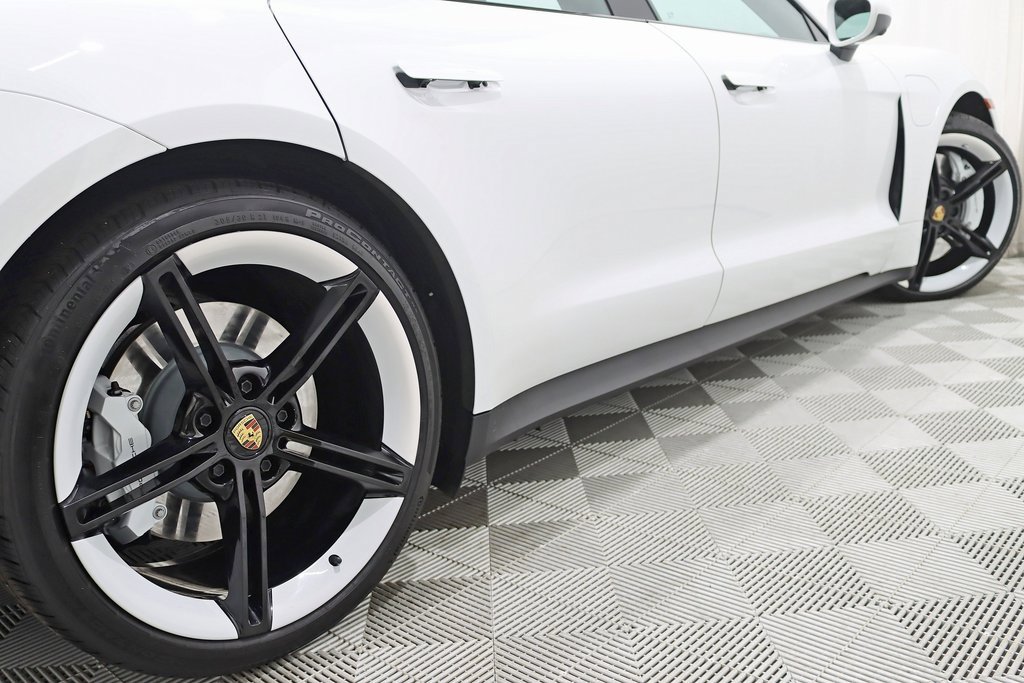 Used 2024 Porsche Taycan 4S image 11