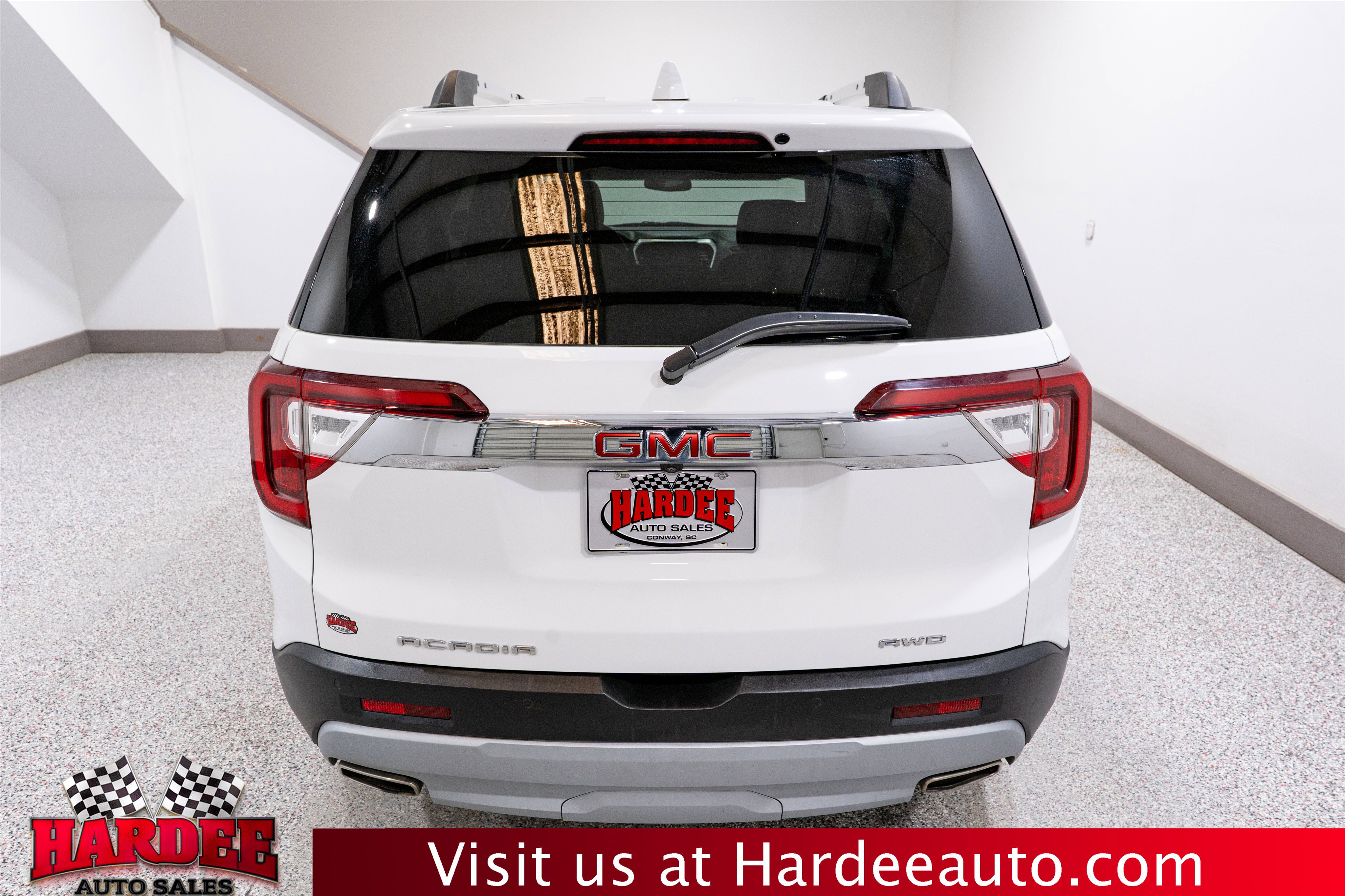Used 2023 GMC Acadia SLT AWD/4WD image 4