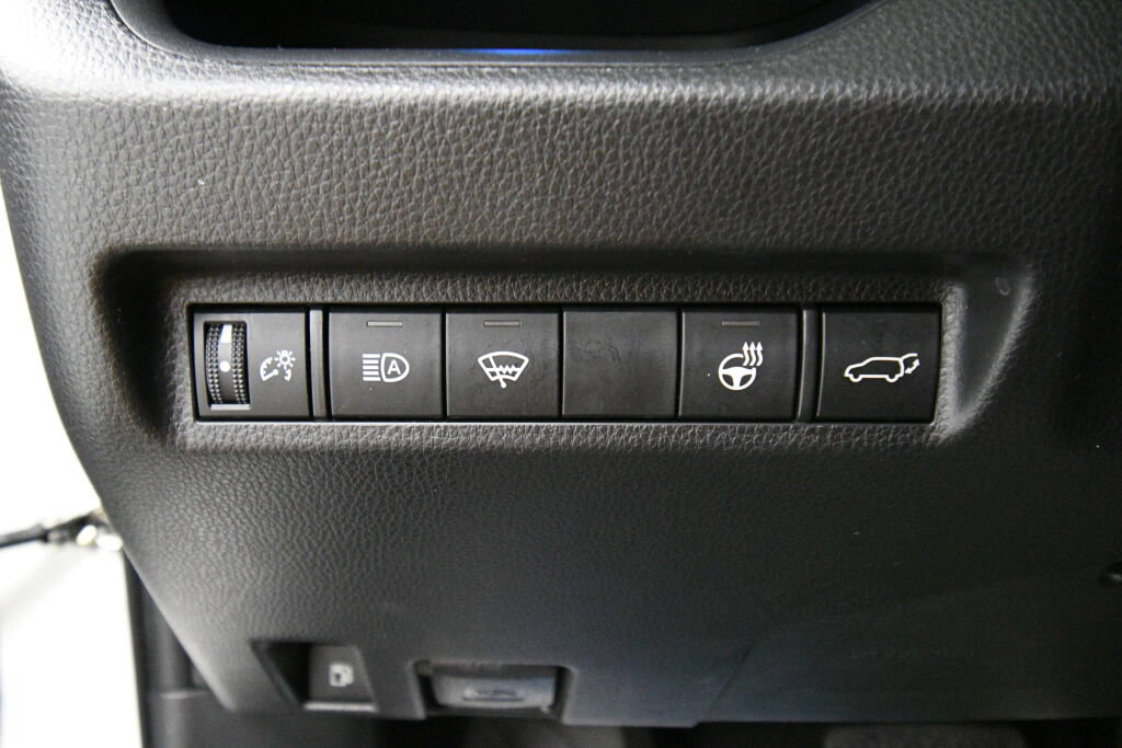 Used 2022 Toyota RAV4 XSE w/ Weather Package AWD/4WD image 17