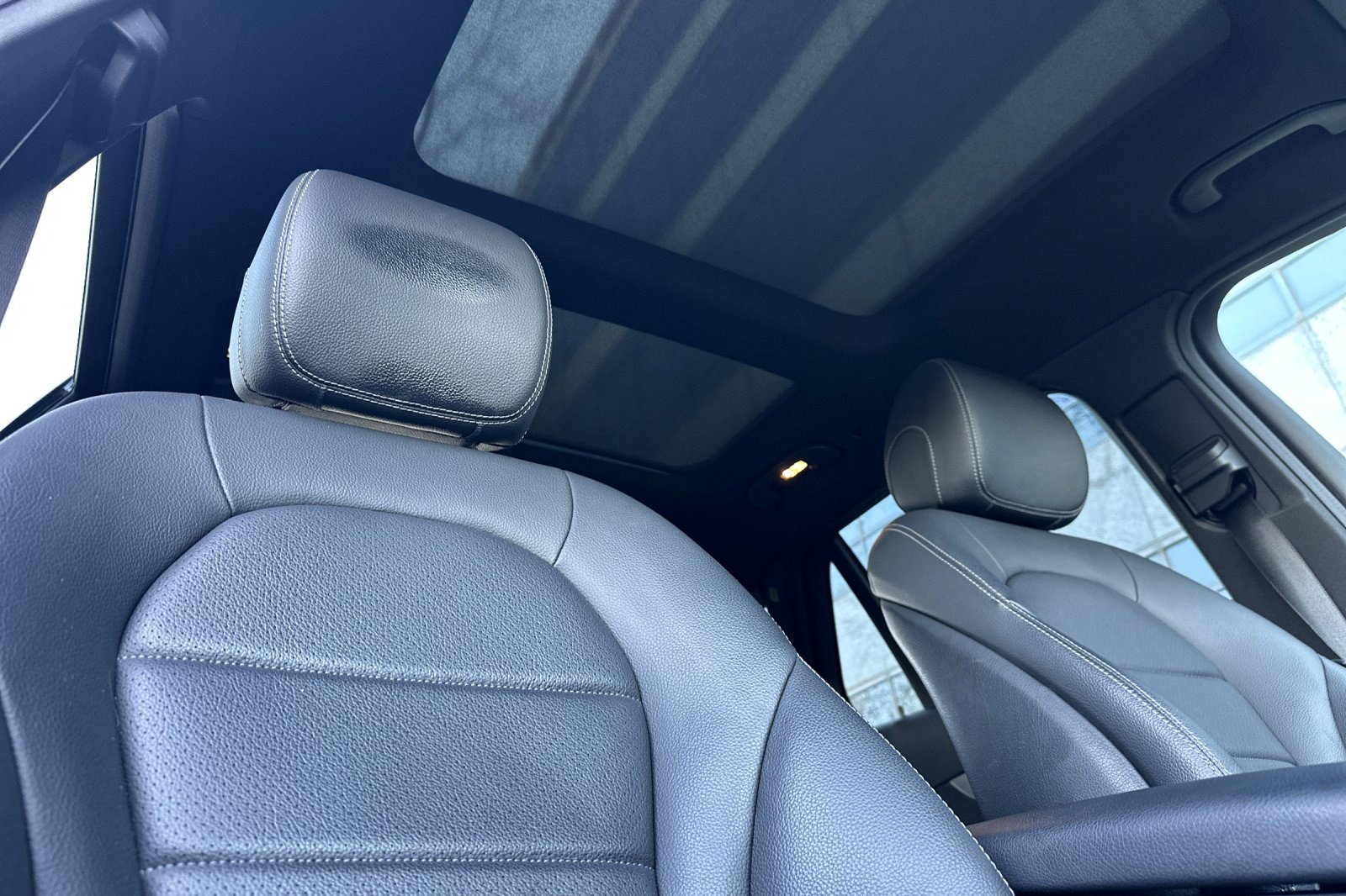 Used 2019 Mercedes-Benz GLC 350e 4MATIC image 21