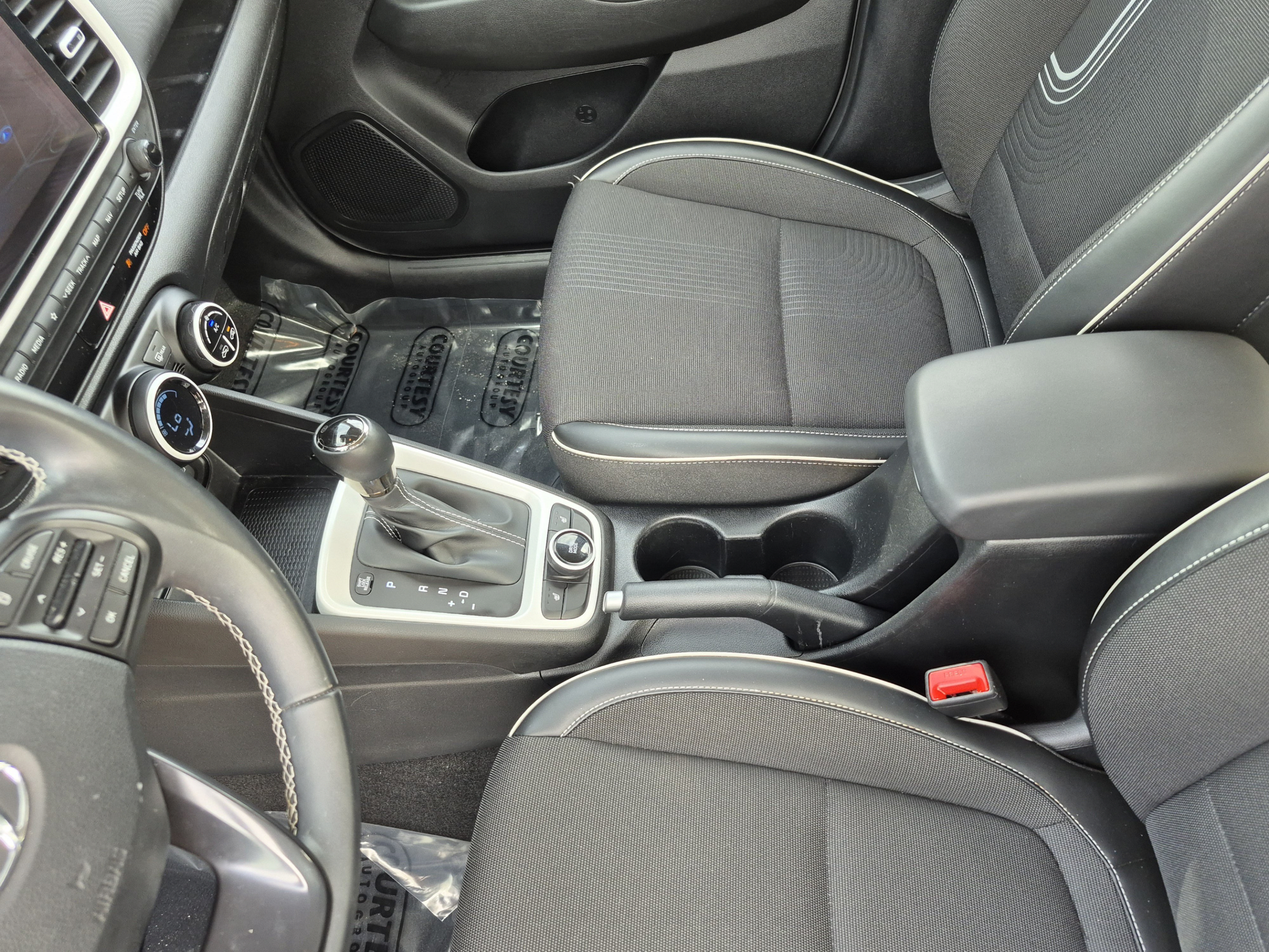 Certified 2022 Hyundai Venue Limited FWD image 19