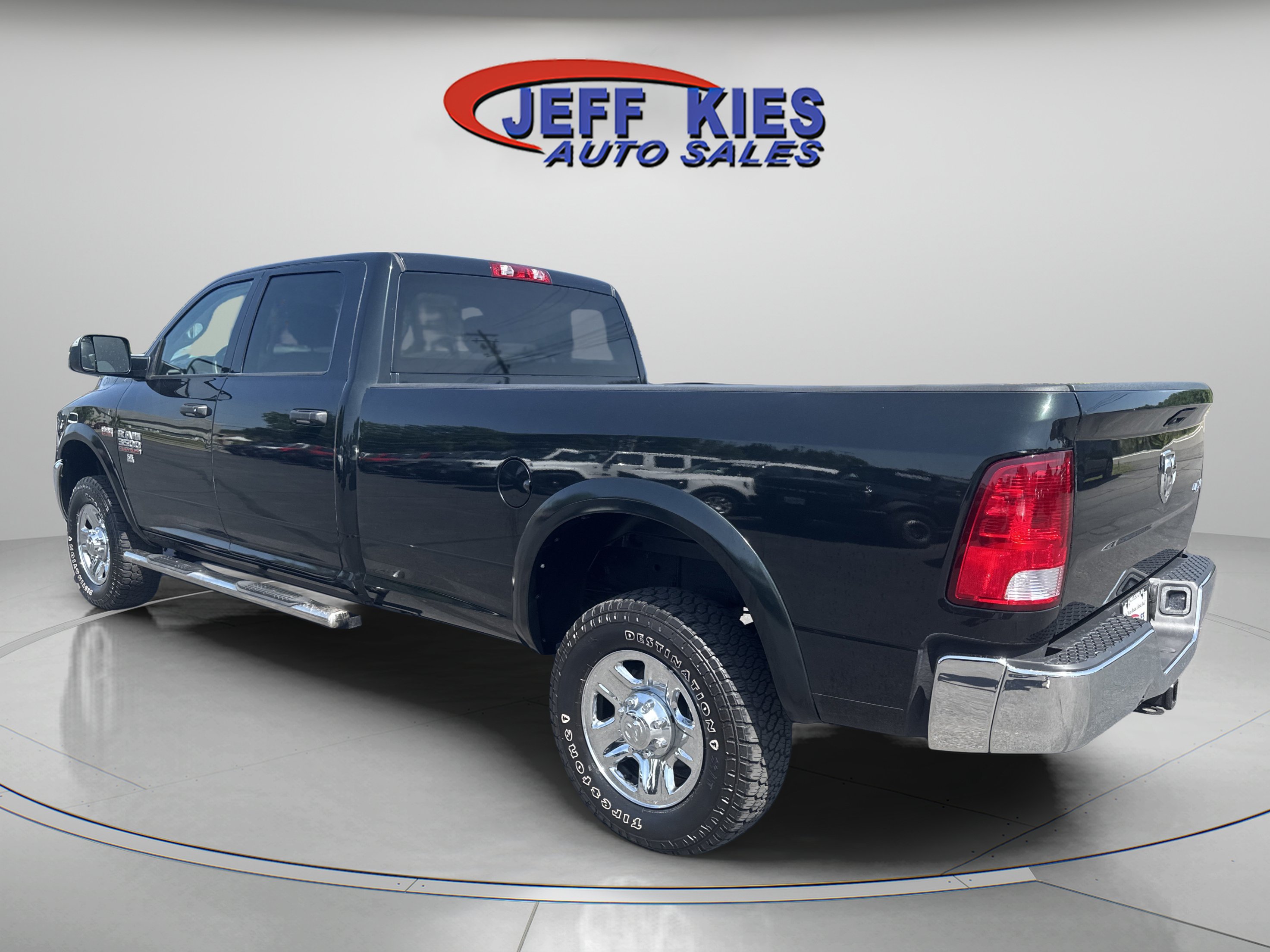 Used 2017 RAM 3500 Tradesman w/ Chrome Appearance Group AWD/4WD image 7