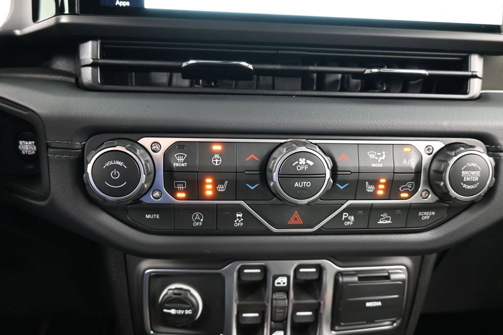 Used 2026 Jeep Gladiator Mojave AWD/4WD image 27