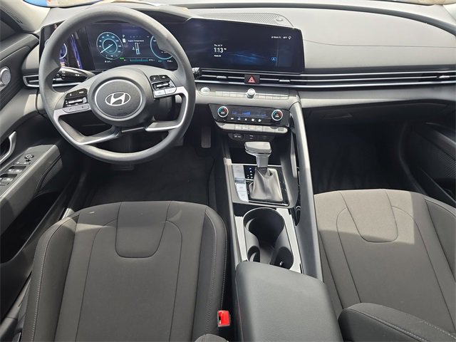 Used 2024 Hyundai Elantra Blue image 16