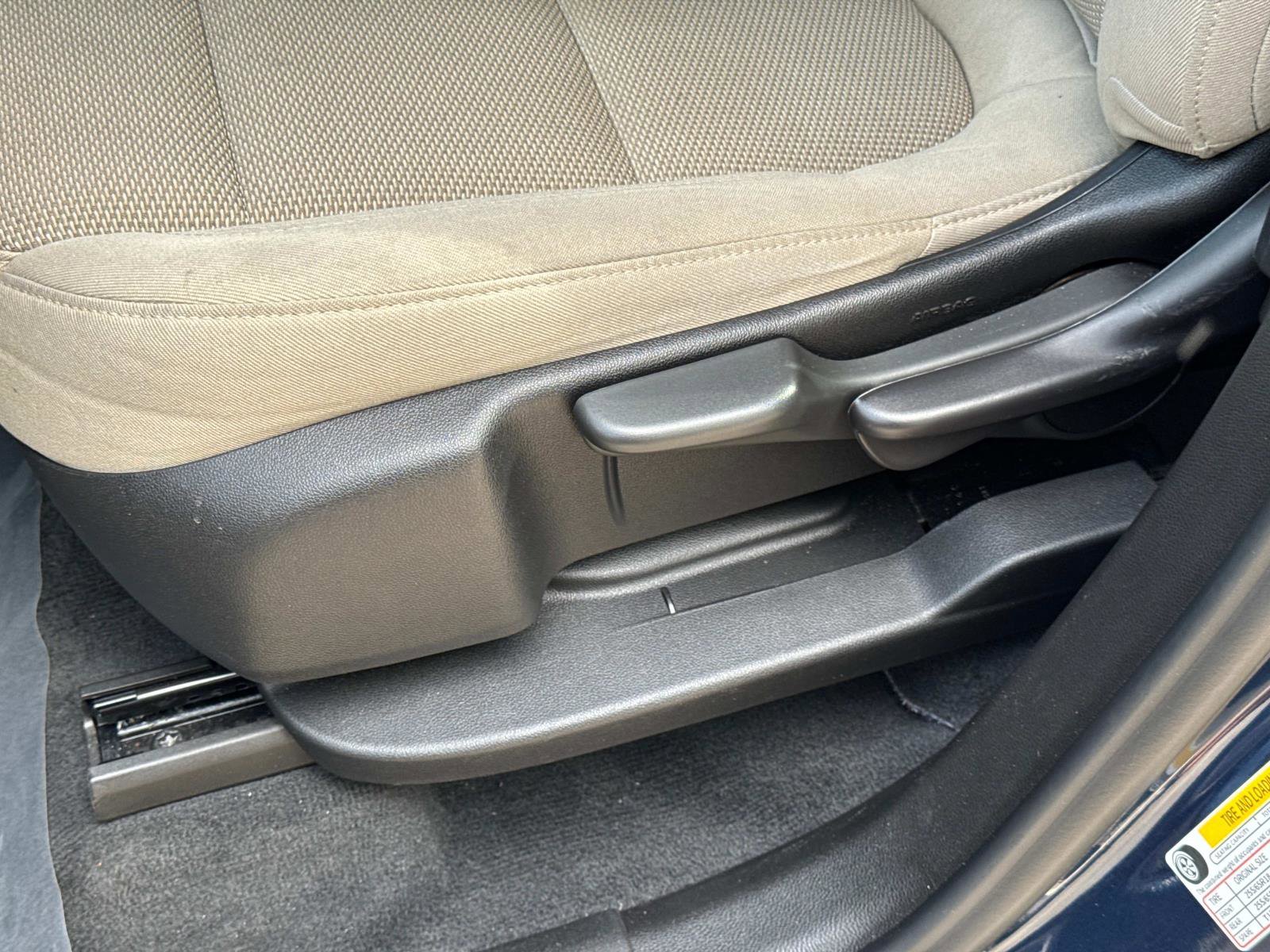 Used 2023 Chevrolet Traverse LS image 19