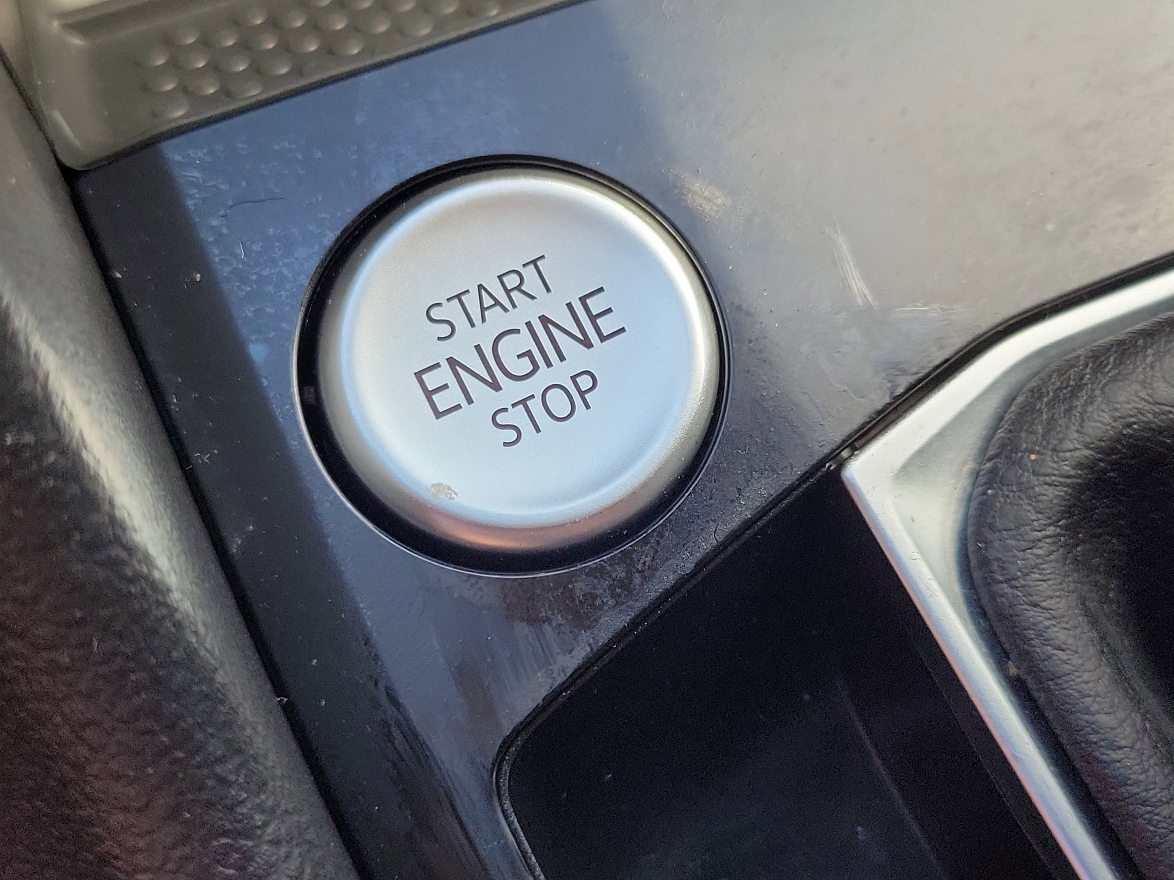 Used 2024 Volkswagen Taos SE FWD image 28