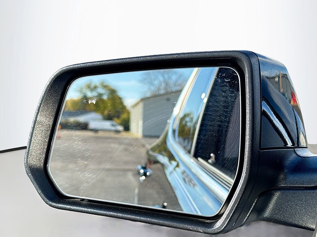 Used 2023 GMC Acadia SLE w/ Driver Convenience Package image 27