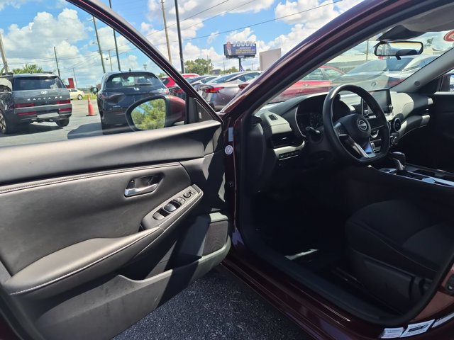 Used 2025 Nissan Sentra SV FWD image 9