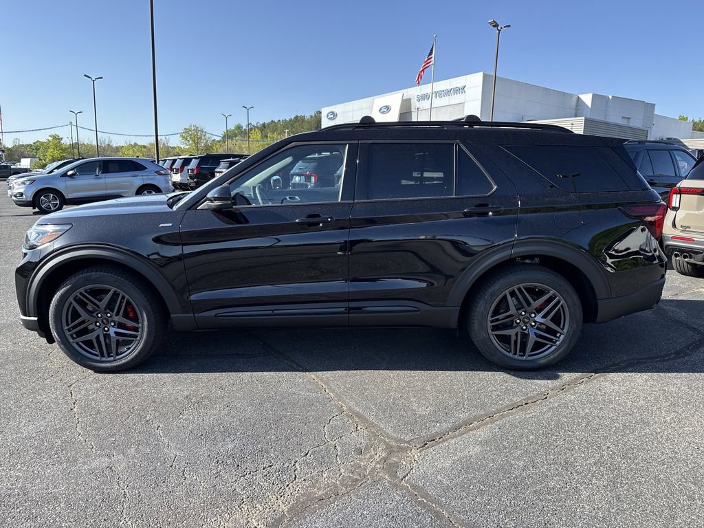 New 2026 Ford Explorer ST-Line w/ ST-Line Street Pack AWD/4WD image 4