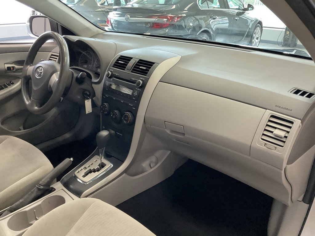 Used 2010 Toyota Corolla LE image 13
