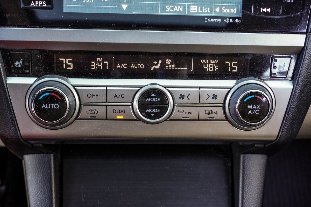 Used 2017 Subaru Outback 2.5i Limited image 24