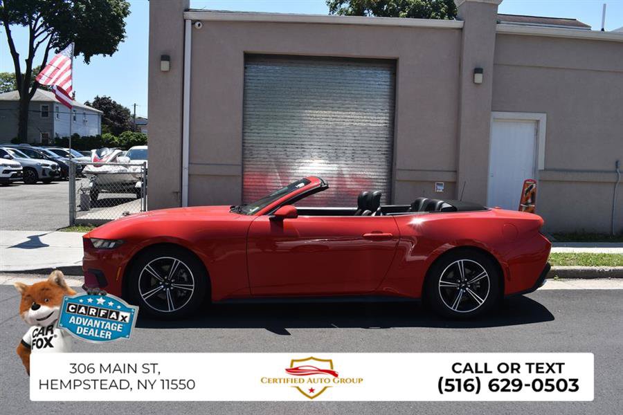 Used 2024 Ford Mustang Convertible RWD image 8