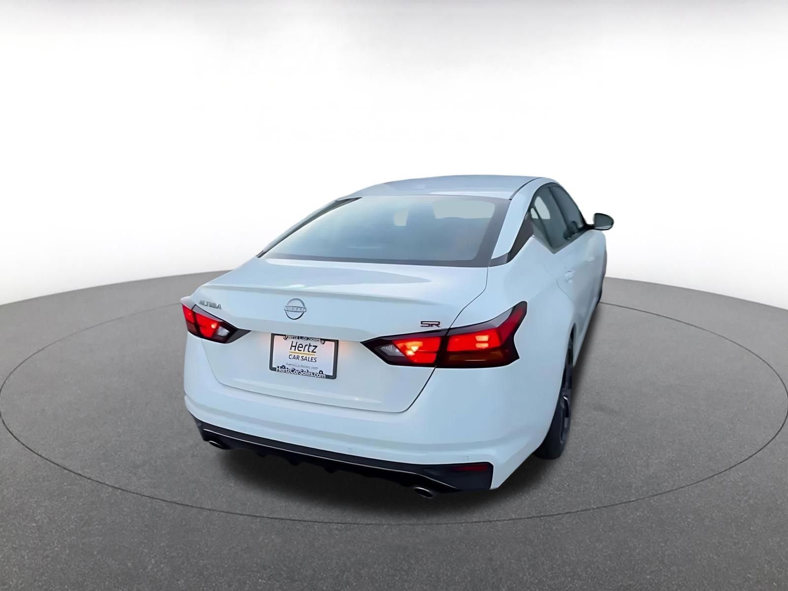 Used 2025 Nissan Altima 2.5 SR image 14