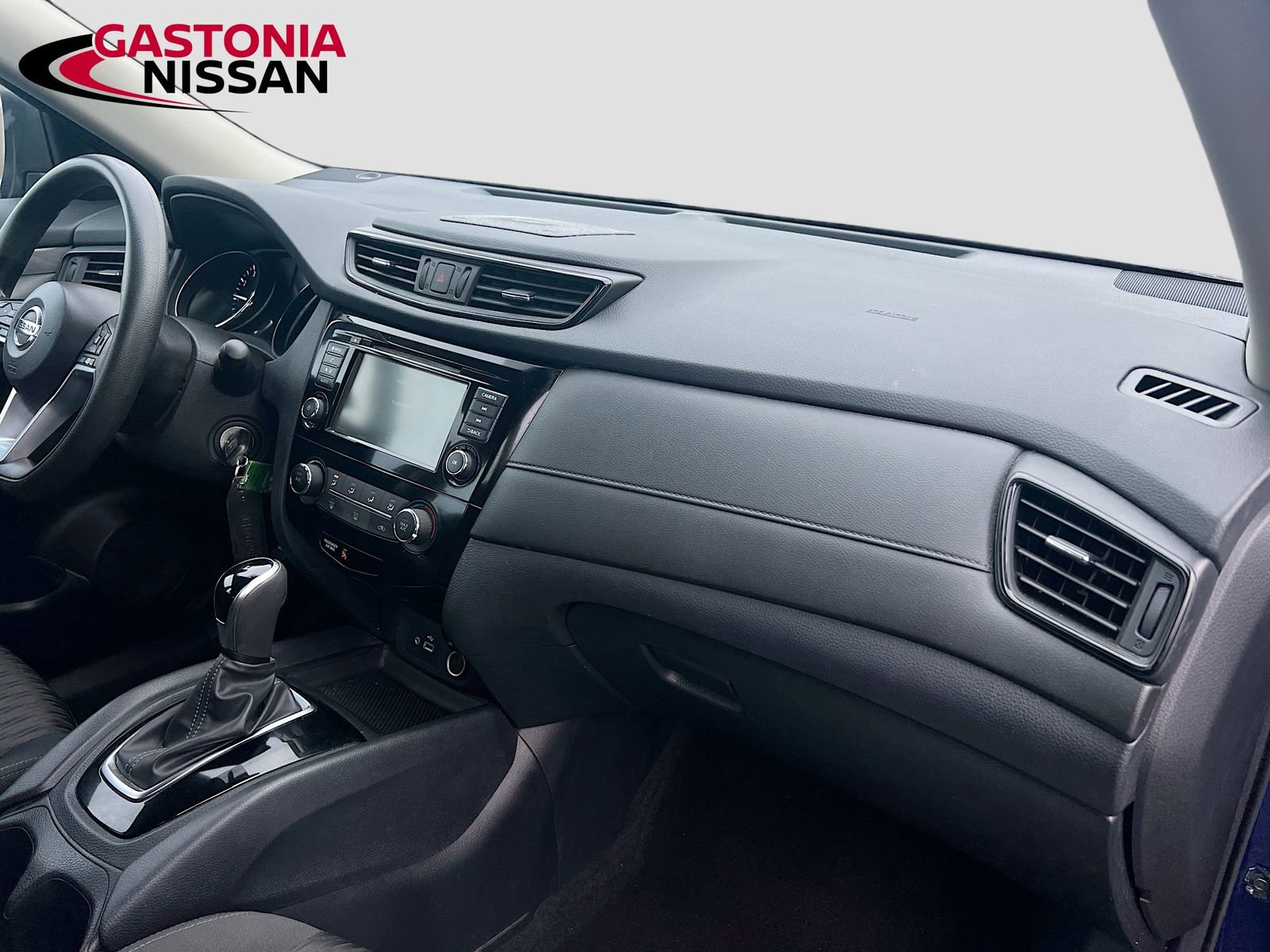 Used 2020 Nissan Rogue S image 34