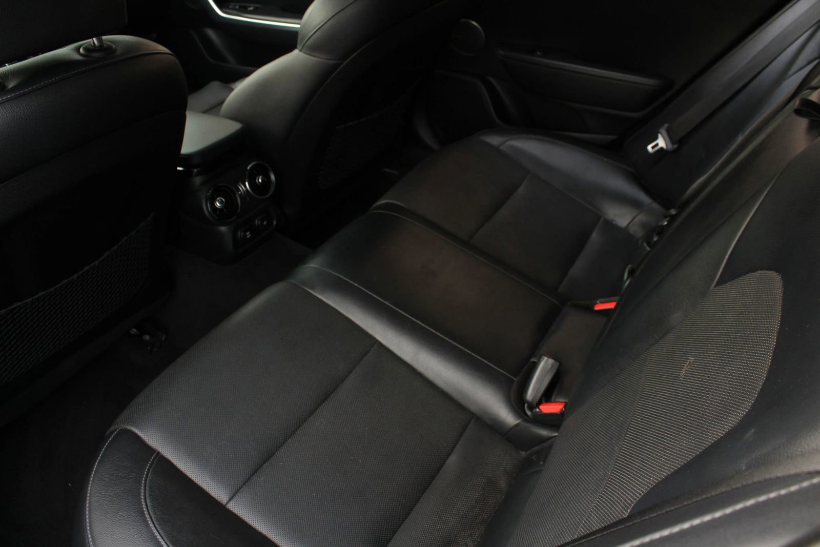 Used 2018 Kia Stinger Premium RWD image 17