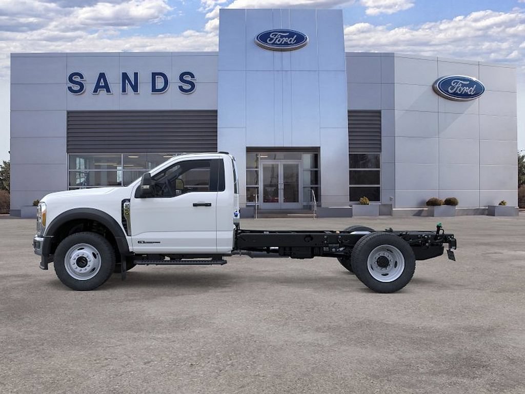 New 2026 Ford F550 4x4 Regular Cab Super Duty image 3