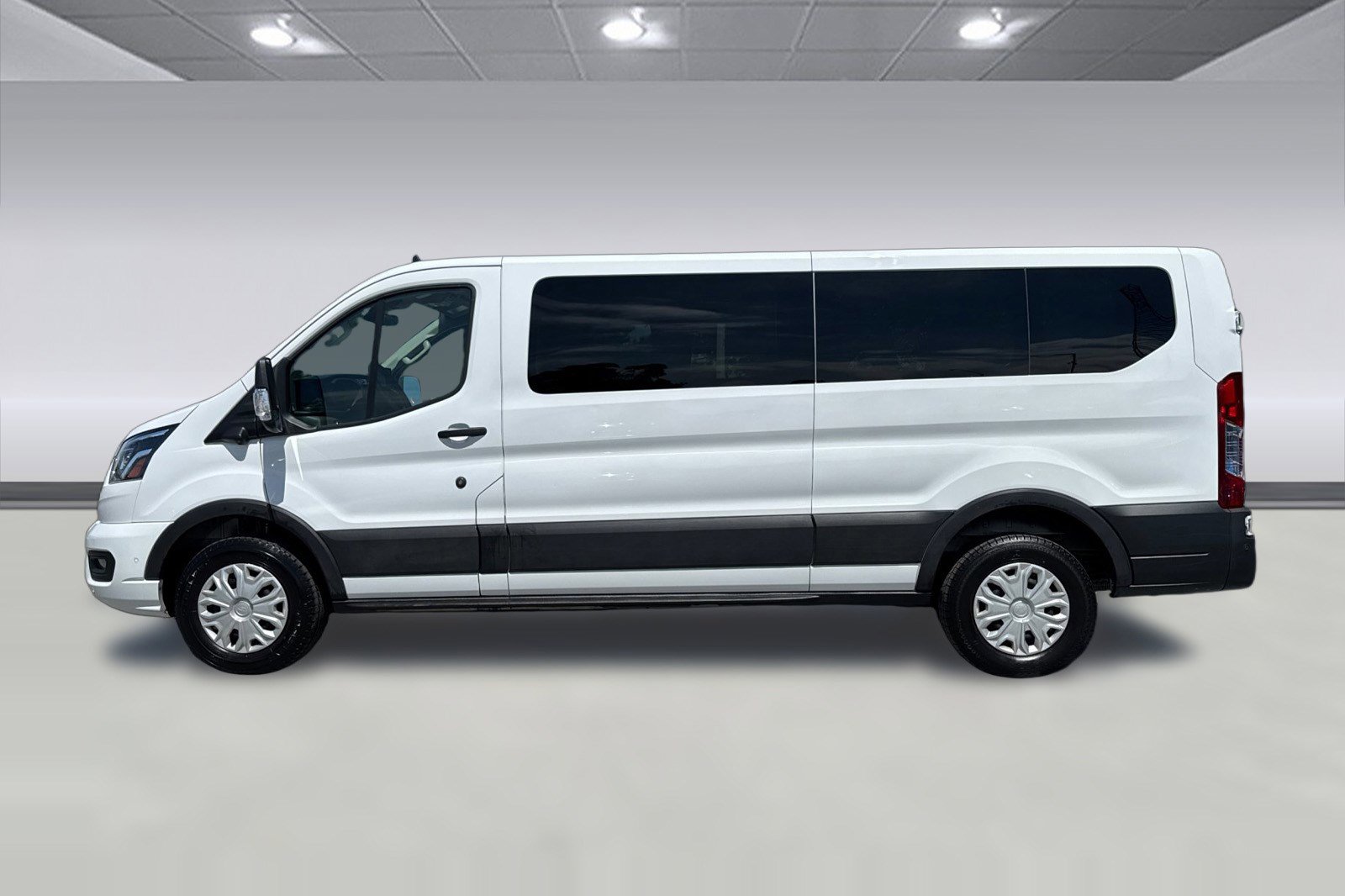 Used 2023 Ford Transit 350 XLT RWD image 2
