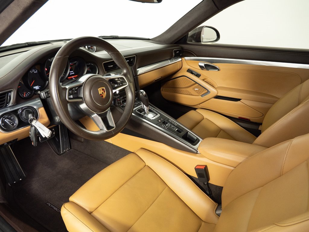 Certified 2018 Porsche 911 Carrera 4S image 4