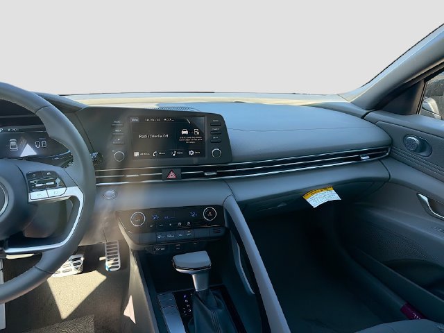 Certified 2026 Hyundai Elantra Sport FWD image 23