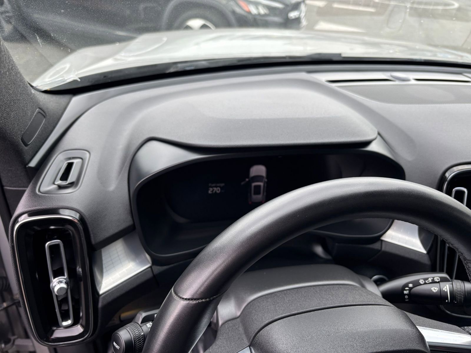 Used 2024 Volvo XC40 B5 Core AWD/4WD image 35