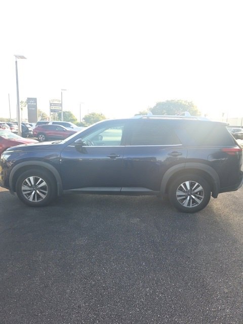 Used 2022 Nissan Pathfinder SL