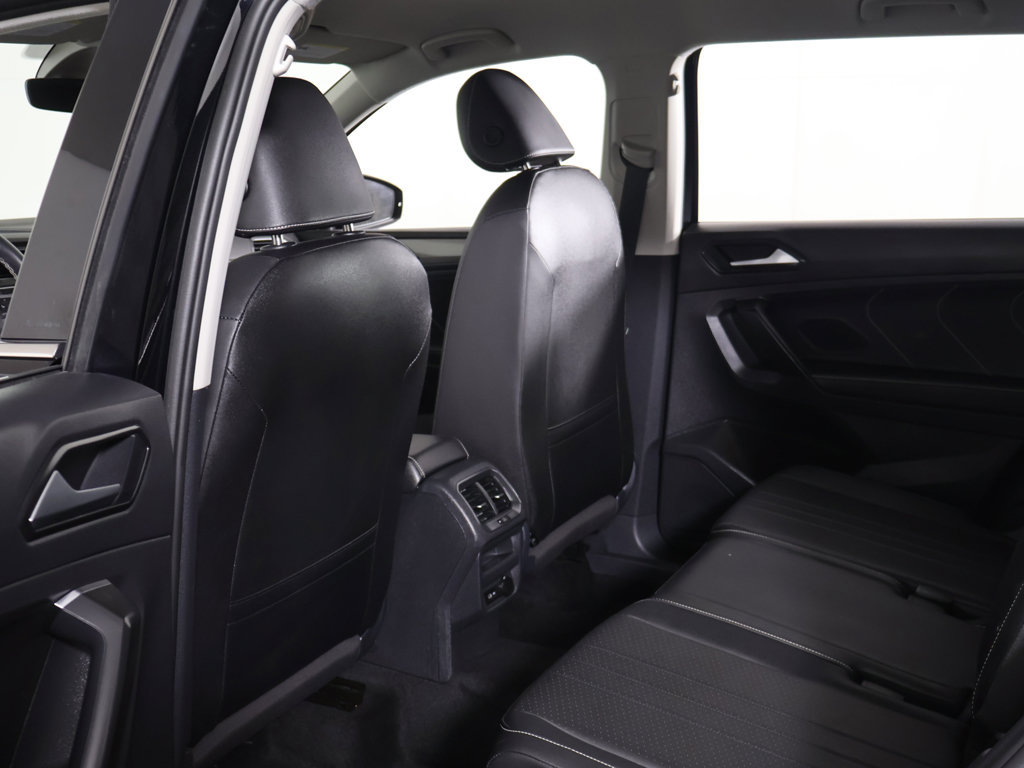 Used 2023 Volkswagen Tiguan SE AWD/4WD image 25