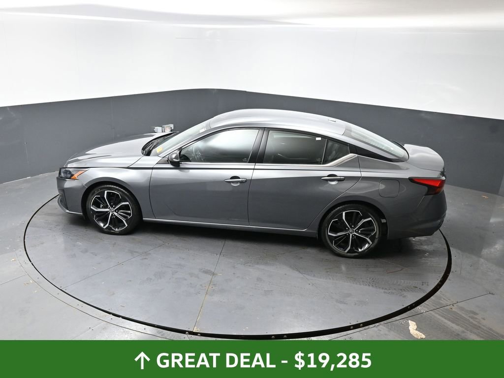 Used 2024 Nissan Altima 2.5 SR image 47