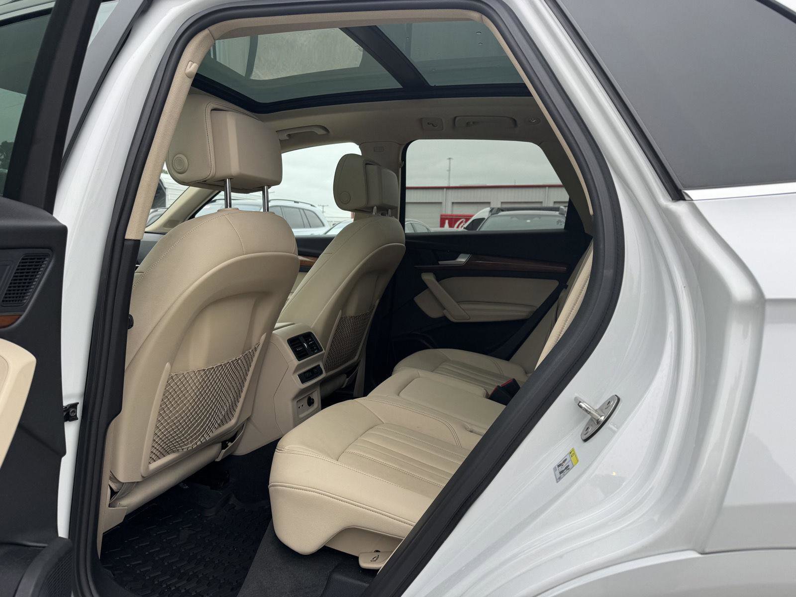 Used 2021 Audi Q5 Premium Plus image 17