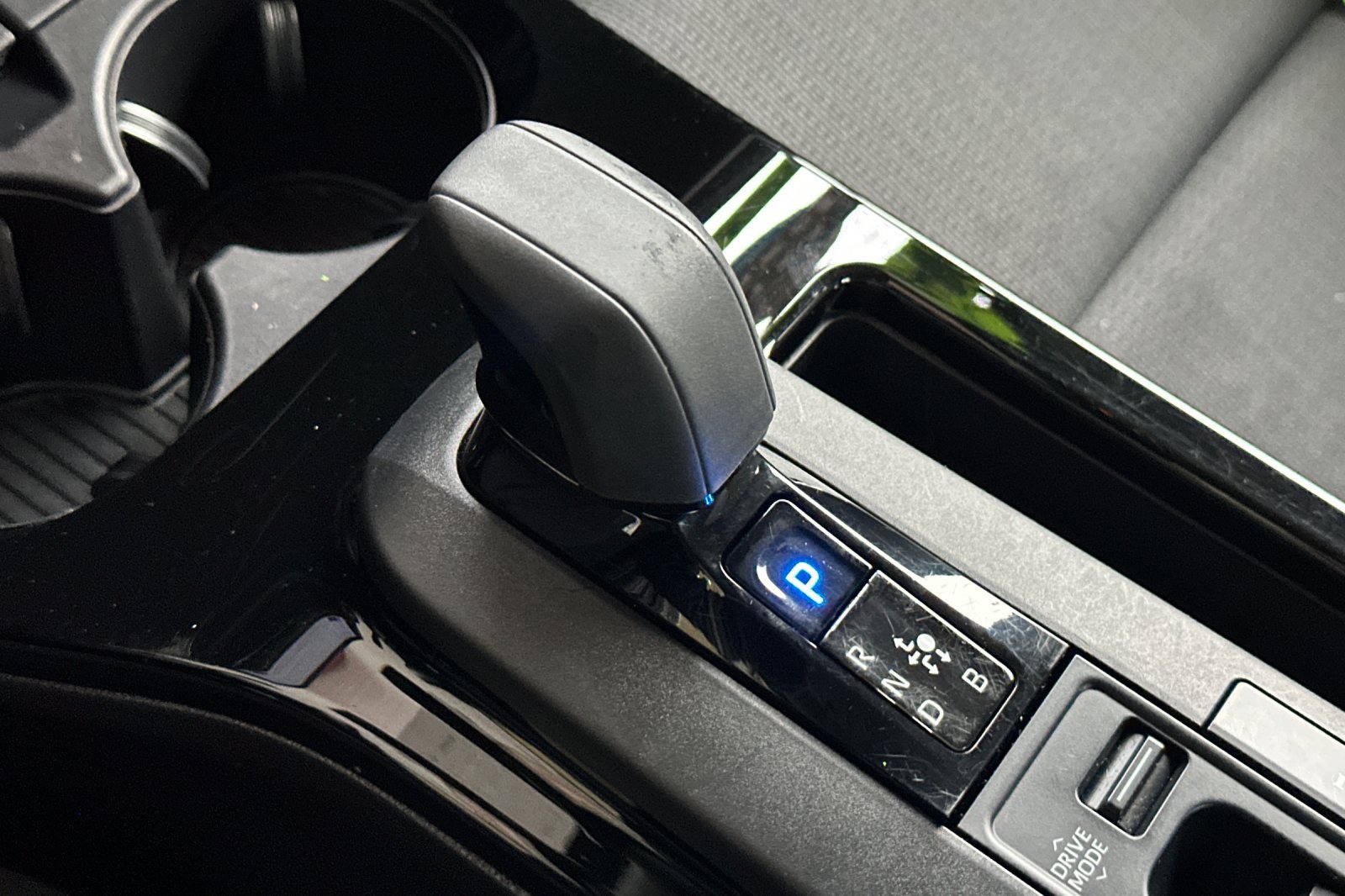 Used 2024 Toyota Prius LE image 20