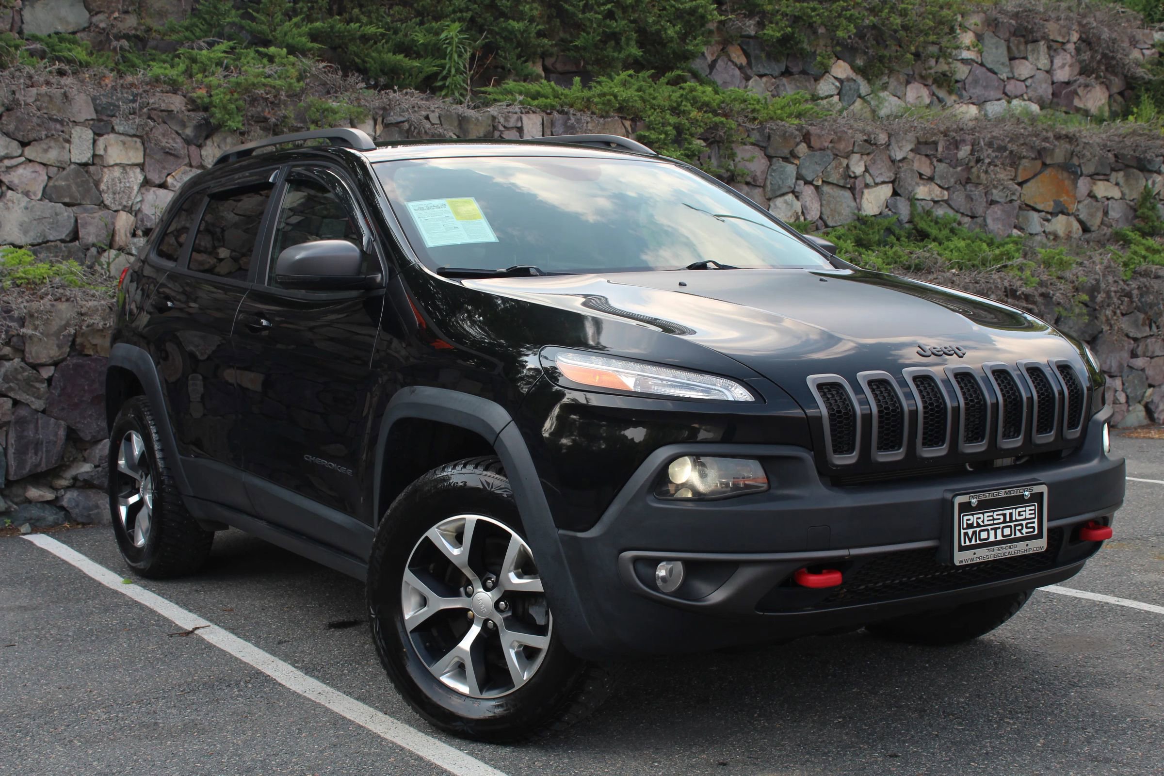 Used 2018 Jeep Cherokee Trailhawk image 4