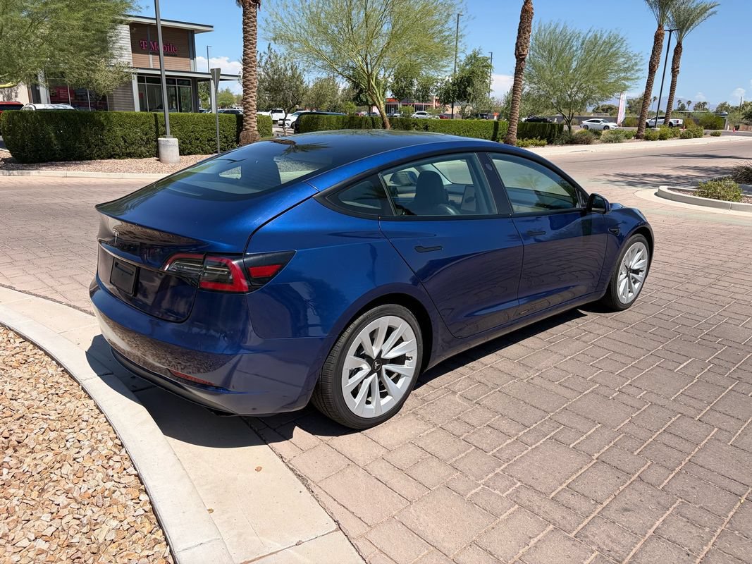 Used 2022 Tesla Model 3 Standard Range RWD image 3