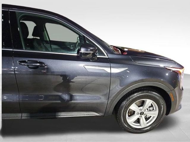 Used 2025 Kia Sorento LX image 20
