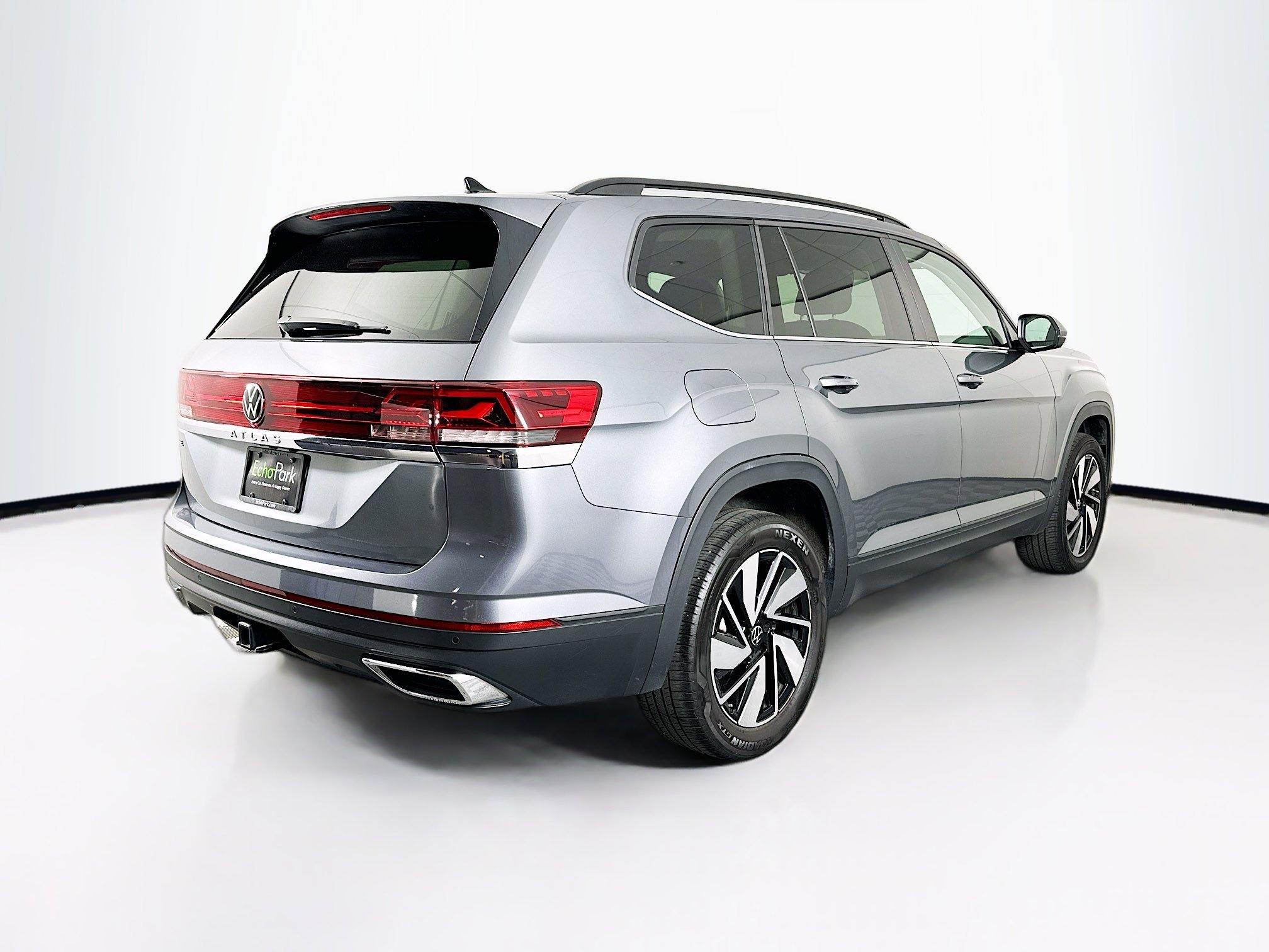 Used 2025 Volkswagen Atlas SE image 9